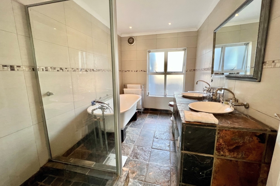 To Let 3 Bedroom Property for Rent in Van Riebeeckstrand Western Cape